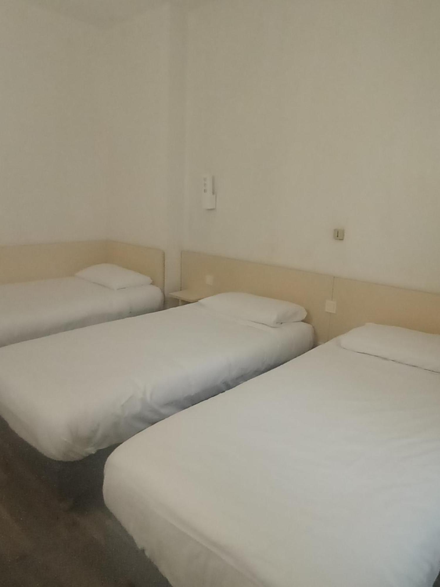 Hotel Croix Des Nordistes Lourdes Szoba fotó