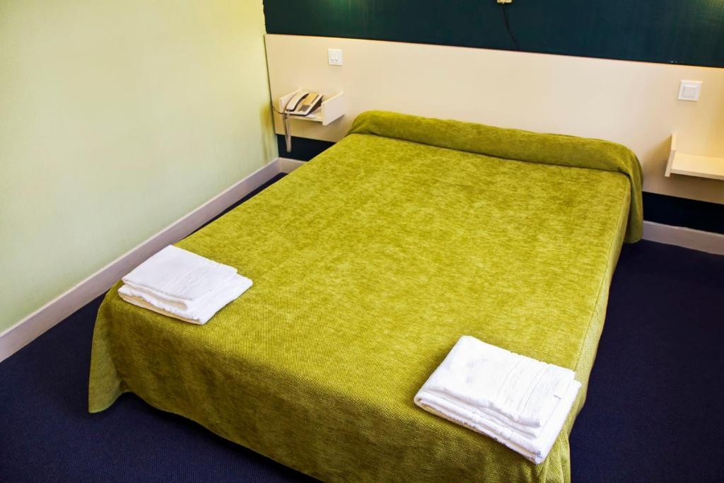 Hotel Croix Des Nordistes Lourdes Szoba fotó
